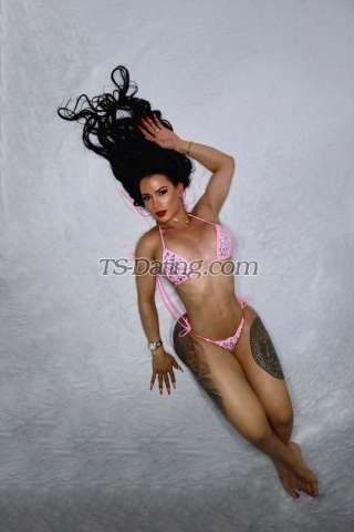 trans girl ALEIRABOMBA 0995903 trans girl ALEIRABOMBA 0995903