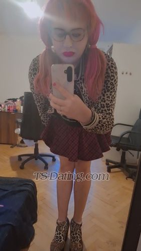 trans girl ALEXIAAVARA 0315524 trans girl ALEXIAAVARA 0315524