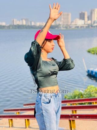 trans girl Aliaaroy 9015473