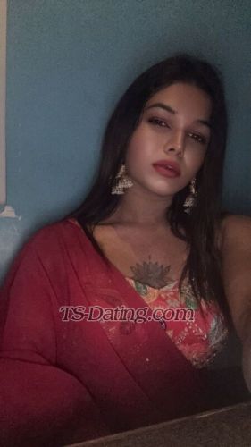 trans girl AmanatJaan 2082074