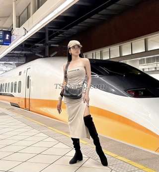 trans girl AmandaGrey 4894099 trans girl AmandaGrey 4894099