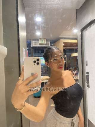 trans girl Amirasohott 0120010