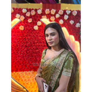 trans girl Anishaa 9102153