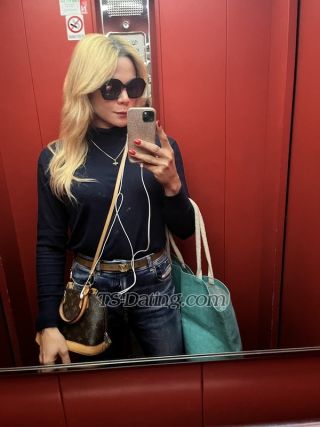 trans girl AnnaBertolli 1285660