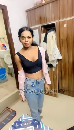 trans girl Arohishrma 2829419