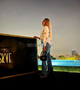 trans girl Aura99 8390922