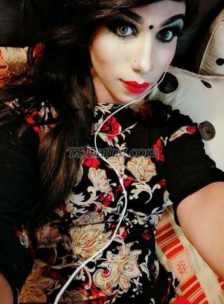 trans girl BeachBionic 2524533 trans girl BeachBionic 2524533