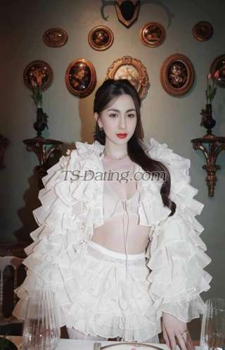 trans girl Beemeiliga 7258093