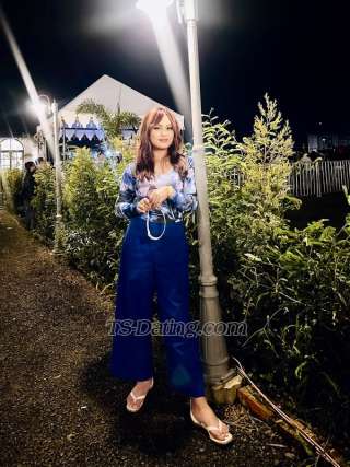 trans girl Berona 2382158