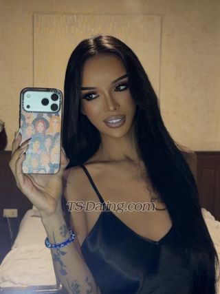 trans girl BombshellLara 0217785