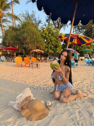 trans girl BombshellLara 4016577