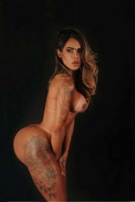Brenda Dias Vilamoura Transex NOVIDADE TRANS ULTRA FEMININA UMA MAQUINA DO SEXO
Linda, feminina, elegante, acompanhante de alto nível na cidade, para todos os momentos.
Sou muito educada, inteligente, gentil, calma, bem humorada e MUITO SAFADA!
A companhia ideal para uma boa conversa, um passeio, um jantar ou apenas um sexo incrível.
Sou muito discreta, atenciosa e carinhosa.
Tenha certeza que o nosso encontro será muito prazeroso do início ao fim, pois comigo tudo acontece naturalmente, sem mecanismos.
Assim tudo será muito prazeroso para os dois.
Tenho 24 anos, uma morena belíssima, 1,70 de gostosura, 69 kg, corpo e aparência impecável.
Vamos aproveitar cada segundo juntos!

English spoken and fluent.

Beautiful, feminine, elegant, high level escort in town, for all moments. I'm very educated, inteligent, kind, calm, very humorous, and VERY NAUGHTY! The ideal company for a good conversation, for a walk, a dinner, or just an amazing sex. I am very discreet, thoughtfull, and caring. Be sure that our meet will be pleasant from the beginning to the end, because everything that happens with me it will be natural and spontaneous.

Se quiser, siga-me lá para mais detalhes sobre mim 
Instagram:
@OficialBrendaDias  

Aguardo vocês 😘