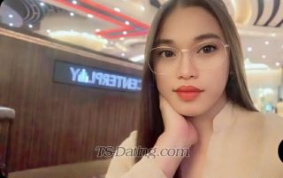 trans girl Calelove 3927701