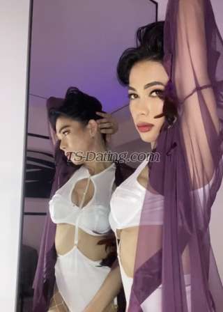 trans girl Camille4U 2370825 trans girl Camille4U 2370825