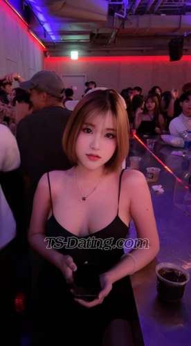 trans girl Carenpeem 3081937