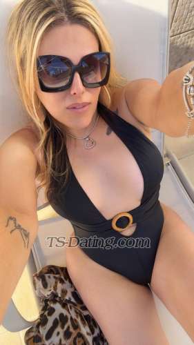 trans girl Carolvlasak1 2503240 trans girl Carolvlasak1 2503240