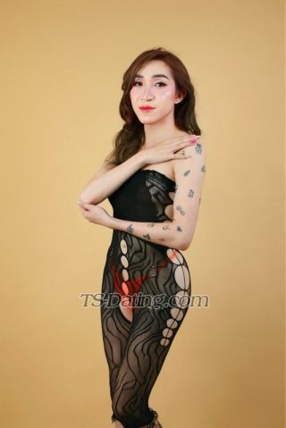 trans girl Christine69q 8687699