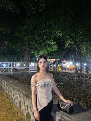 trans girl Claudine360 2392448 trans girl Claudine360 2392448