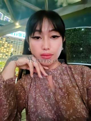 trans girl CreamiestCum 1030410