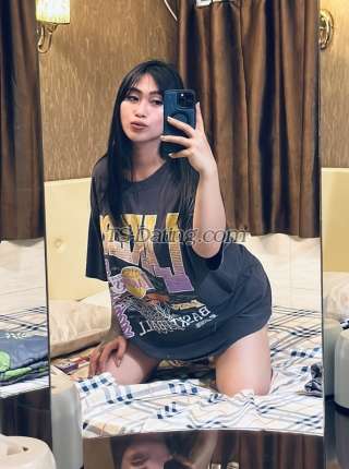 trans girl CreamiestCum 6848070