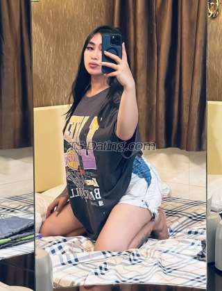 trans girl CreamiestCum 6848092