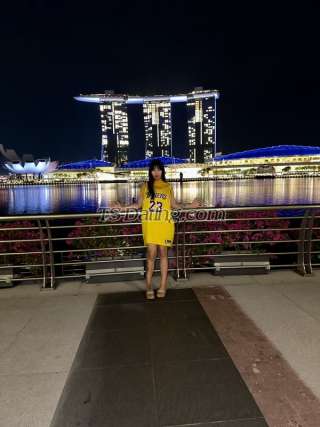 trans girl CreamiestCum 7435795