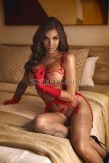 chloeshemale Viena Transex I am a trans woman, versatile, more active, confident and
very professional.I am here only for work and for
money, so I value seriousness, respect and clear
communication from the very first message.I enjoy
everything when there is good chemistry, but only with
people who are clean, polite and direct. Hygiene and good
manners are not optional.I am not interested in
endless chatting, curious people or anyone who does not know
what they want. I do not like my time being wasted, and I do
not waste anyone else’s.If you contact me,
please do so with a clear intention and with the
understanding that my time is valuable.I am looking for
men who know how to behave, who respect my work, and who
understand that everything here is clear, direct and
professional.