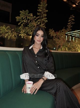 trans girl Dadababyface 1320227