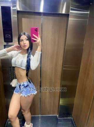 trans girl DannaLuna 8917399