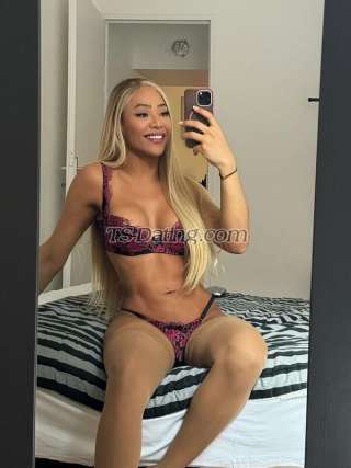 trans girl DeesseOzores 9972823