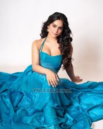 Dimplee Mumbai Transex Salut Dimpel ici 💕... Je pense d'abord que si vous avez besoin de bonnes vibrations, alors rendez-moi visite... je suis douce et délicieuse😋... j'ai 34 seins et une bite de 6,5 pouces... je suis hygiénique donc je préfère être une personne hygiénique uniquement, ne vous inquiétez pas, je peux faire les deux rouleaux en haut et en bas et j'ai beaucoup d'endurance. Si vous avez besoin de vibrations de petite amie transexuelle, alors venez chez moi... ne me demandez pas de plaisir sans protection... Je peux faire des séances BDSM, des séances de jeux de rôle... Service d'appel vidéo également disponible. Service d'appel entrant et sortant disponible. Ne me demandez pas de confirmation nue Mon teint est clair Cheveux châtain foncé Hauteur 5,5 M slime et lisse Je suis à l'aise en hindi, en anglais et en bengali Ne perdez pas votre temps, venez me rendre visite. Encore une chose : ne demandez pas de séance à 2 000 ou 3 000 $. Aucune confirmation nue, uniquement confirmation du visage. Je vous aime tous 😘😘😘