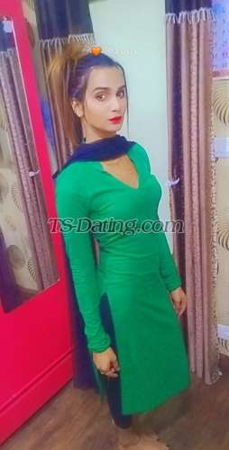 trans girl Divyaroy 2357156