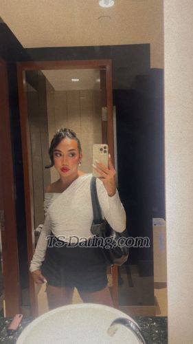 trans girl daniellecarbs 8169572