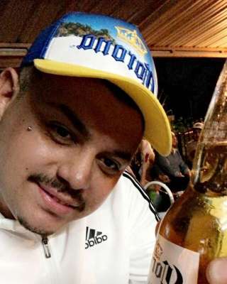 Hombre de USA - California