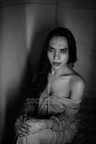 trans girl EiraKhan 0726110