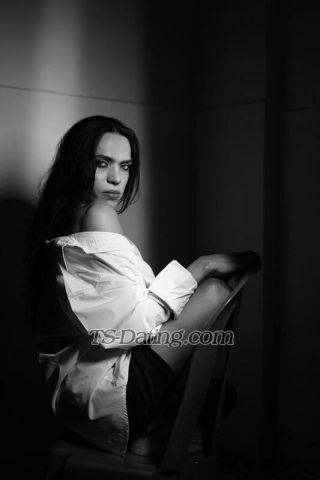 trans girl EiraKhan 0726158