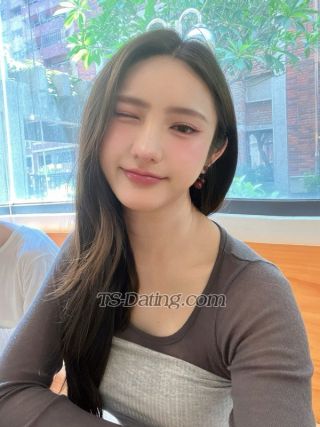 trans girl Elle328 0076935 trans girl Elle328 0076935