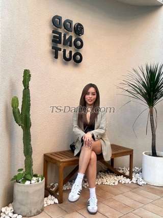 trans girl Emerald07 0074601 trans girl Emerald07 0074601