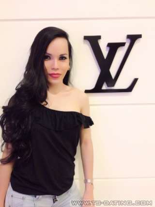 trans girl EscortTrans 3759350