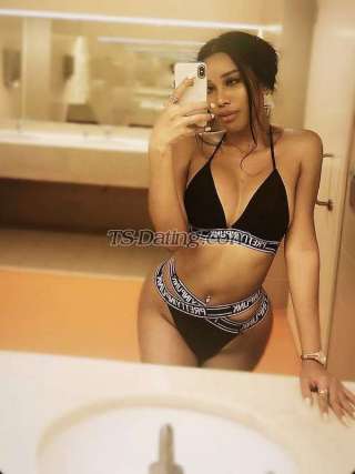 trans girl FaraHudson 4980425 trans girl FaraHudson 4980425