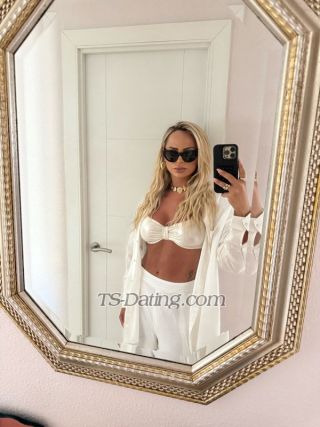 trans girl GIOVANNALUX 0434712 trans girl GIOVANNALUX 0434712