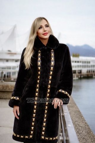 trans girl Golden 2664215