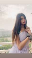 glow Noida Transex Goditi momenti di qualità con Jacqueline🌟 Salve, stimati signori! Sono Jacqueline, una simpatica e vivace accompagnatrice che vive a Noida. Adoro creare momenti speciali e di classe per chi ama l'eleganza, il calore e la connessione autentica. Che cerchiate un partner perfetto per un evento o una divertente esperienza virtuale, sono qui per renderla fantastica. Su di me Amichevole e flessibile: porto un sorriso caloroso, buon umore e un tocco di stile a ogni incontro. Posso essere dolce e romantica o audace e vivace, a seconda dei tuoi gusti. Look naturale: preferisco la mia bellezza fresca e naturale con un trucco leggero, ma posso anche vestirmi in modo più elegante se mi chiedete un look speciale. Pulito e professionale: mantengo sempre tutto pulito e rispettoso, assicurandomi che tu ti senta a tuo agio e al sicuro. Pronto a viaggiare: posso prenotare in tutta l'India e sarò felice di visitare il luogo da te scelto per trascorrere momenti fantastici. _SERVIZI SPECIALI PER TE_ Ottima compagnia: perfetta per feste, cene o momenti tranquilli, con divertenti chiacchierate e un'atmosfera accogliente. Relax e divertimento: goditi un massaggio rilassante, una danza vivace o un gioco di ruolo giocoso, tutto pensato apposta per te. Divertimento virtuale: per chi è lontano, offro videochiamate coinvolgenti che trasmettono un senso di intimità e sicurezza. Intera giornata o notte: trascorri un'intera giornata o una notte con un piano personalizzato in base ai tuoi desideri. _Come prenotare_ Per clienti speciali: i miei servizi sono rivolti a chi ama la qualità e l'esclusività, perfetti per chi vuole il meglio. I posti migliori: per le mie trasferte frequento hotel a 5 stelle o bei resort, sempre in un ambiente confortevole ed elegante. Regole per le videochiamate: si prega di organizzare le videochiamate in anticipo; non si risponderà alle chiamate inaspettate. Contattami: invia un messaggio per porre domande o prenotare. Potrebbe essere necessaria una breve chiamata di controllo e per visite fuori sede o viaggi è richiesto il pagamento anticipato. Rendiamolo speciale Sono qui per trasformare le tue idee in un momento divertente, rispettoso e memorabile. Che sia di persona o online, viviamo insieme momenti indimenticabili. Contattami oggi stesso per saperne di più e prenotare il tuo posto! Contatto: 9958016835 Nota: tutto avviene nel rispetto delle regole legali e corrette. Le foto vengono condivise solo durante le prenotazioni verificate. Vi prego di rispettare la mia privacy.