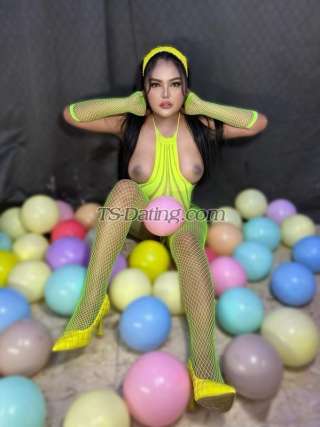 trans girl HOLYMASSIVE 0690144 trans girl HOLYMASSIVE 0690144