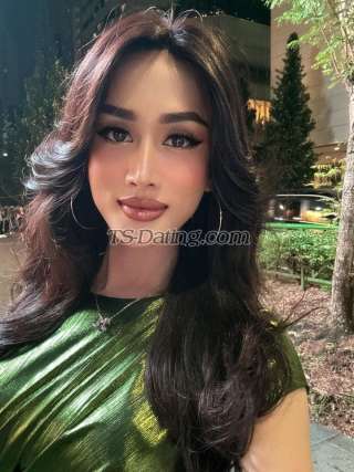 trans girl HelenVN 1060806