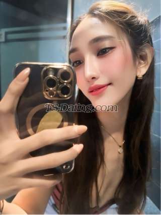 trans girl HotRhue 6002118