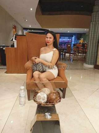 trans girl hugeCumTs 7453060