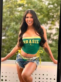 Imolabrazil Corfu Transex Piacere di conoscerti, sono la tua nuova ossessione... Una mora dagli occhi intensi, dalle curve pericolose e un sorriso che nasconde mille segreti 😉 In questo spazio per adulti, vi invito a esplorare con me un universo di piacere, seduzione e scoperta di sé senza tabù 😈 Sono divertente, provocatorio e mi piace parlare. Chiamami, stuzzicami, sfidami. Sono qui per te. Baci e abbracci.