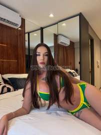 Isamartinss London Transex Hola amor, soy Isa Martins de Brasil, soy una brasileña grande y con una polla grande. Tengo 22 años, mido 1.80 y peso 70. Soy joven, sexy y además tengo un aspecto extremadamente femenino y completamente pasable. Tengo curvas femeninas extremas con un cuerpo firme e incluso una mejor sorpresa escondida debajo que son 7 pulgadas completamente funcionales. ¡EXPERIENCIA COMPLETA! ¡Soy 100% REAL! ¡SÍ EXISTO! ¡Te llevaré al cielo! También puedes verme en mi insta @hillawood y mi twitter. Me encanta follar y que me follen, me encanta chupar y que me chupen. ¡Podría fácilmente ser tu pequeña novia durante horas! ¡69! ¡Realmente amo lo que hago! Siempre estoy limpia y perfumada para mis clientes y espero que tú seas lo mismo para mí. Además, estoy muy bien ubicada, muy cerca de la estación de metro... Mi lugar es limpio y discreto. Mis precios son incuestionables, ya que estoy seguro de que la pasarás genial y serás el placer de tu vida. ¡Respeta mi trabajo y mi tiempo! ¡ENVÍAME UN MENSAJE Y DIVIÉRTASEMOS!