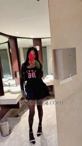 trans girl Isha19 0022722